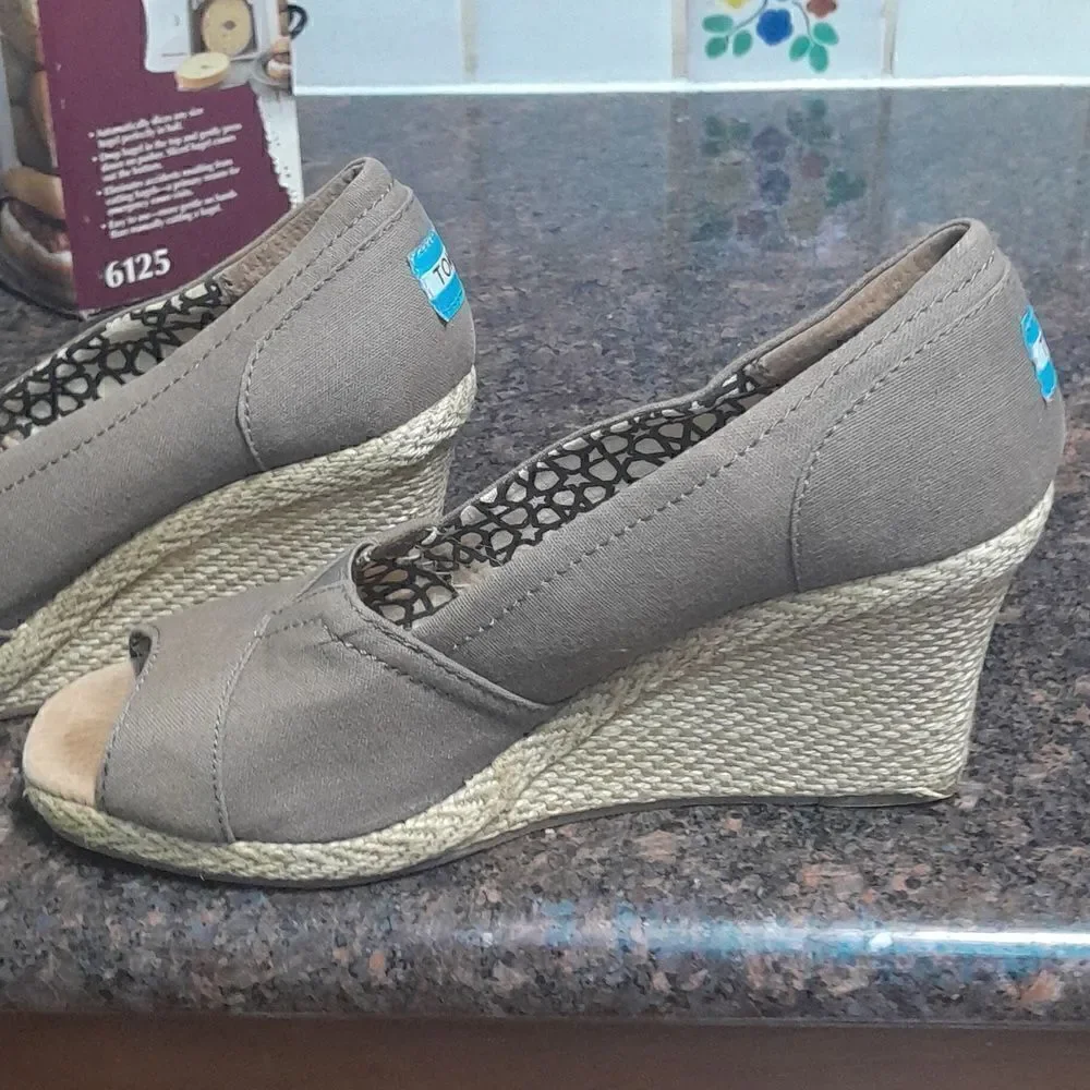 Toms Peep Toe Wedges...Size 9.5....Excellent condition.